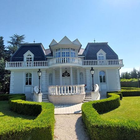 Castle Garden *** Διαμέρισμα Σζομπαθέλι Εξωτερικό φωτογραφία