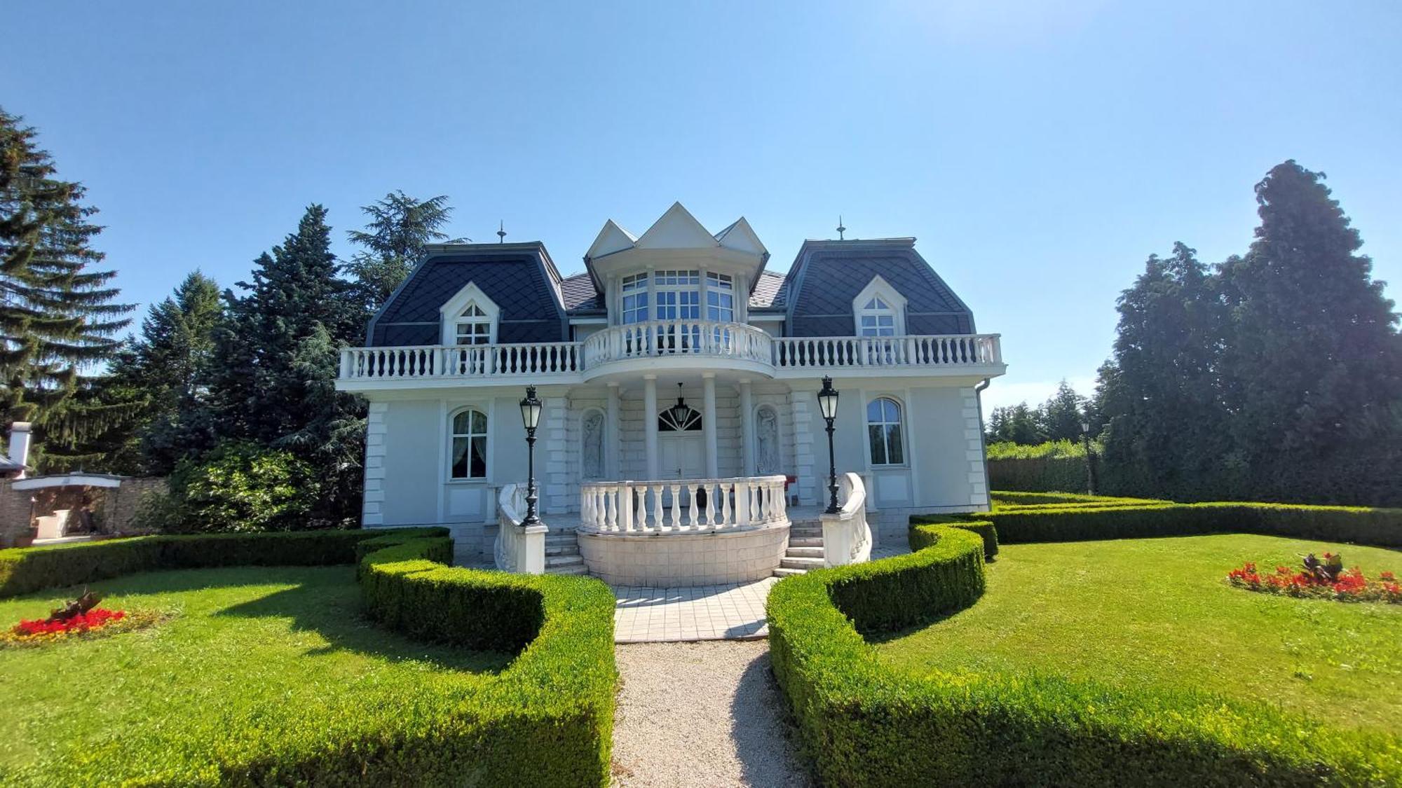 Castle Garden *** Διαμέρισμα Σζομπαθέλι Εξωτερικό φωτογραφία